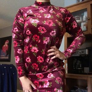 ✨Mock turtleneck plus sized velvet dress✨